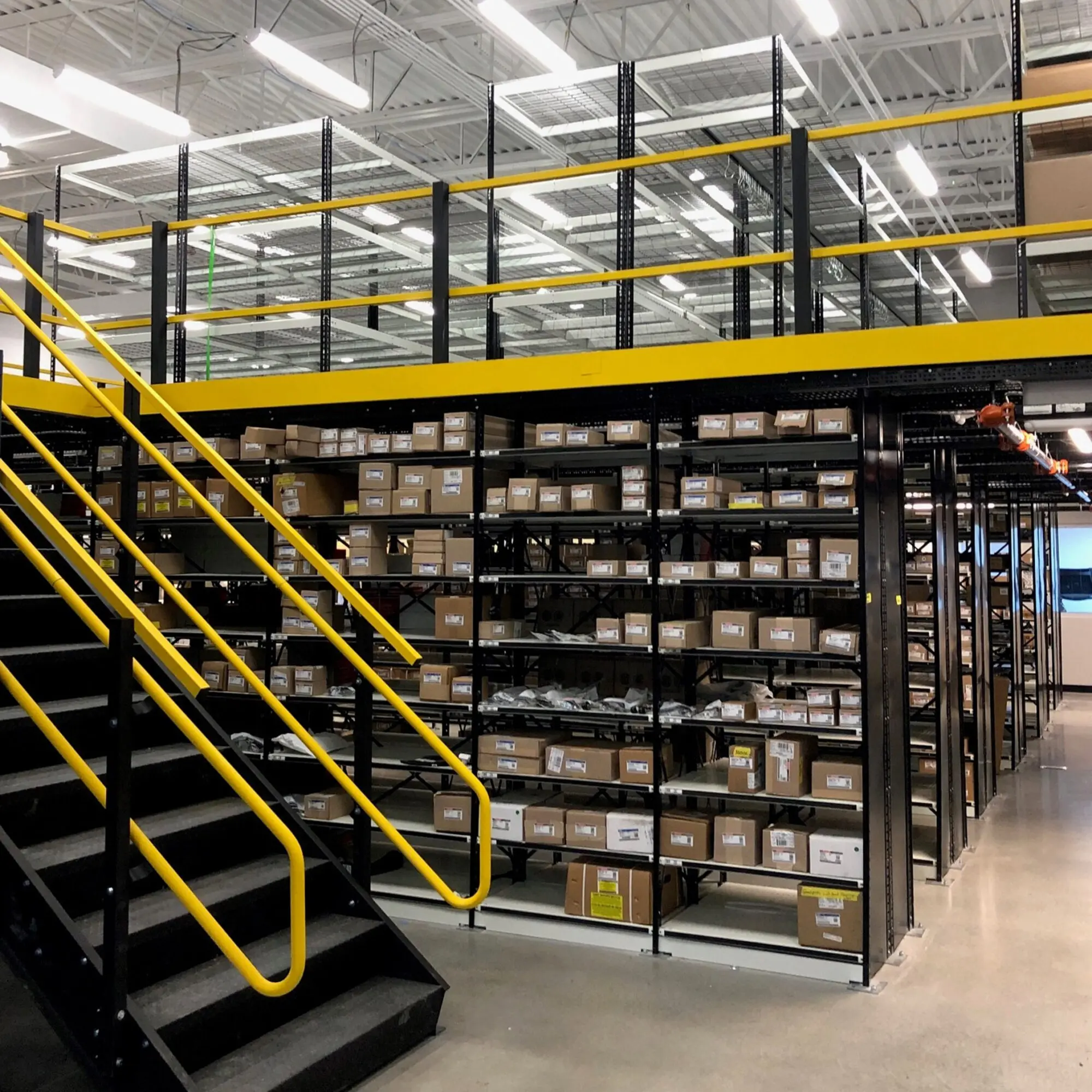 Borroughs Automotive Parts Storage Box Edge Shelving Rivet Span Racking-Mezzanine with stair